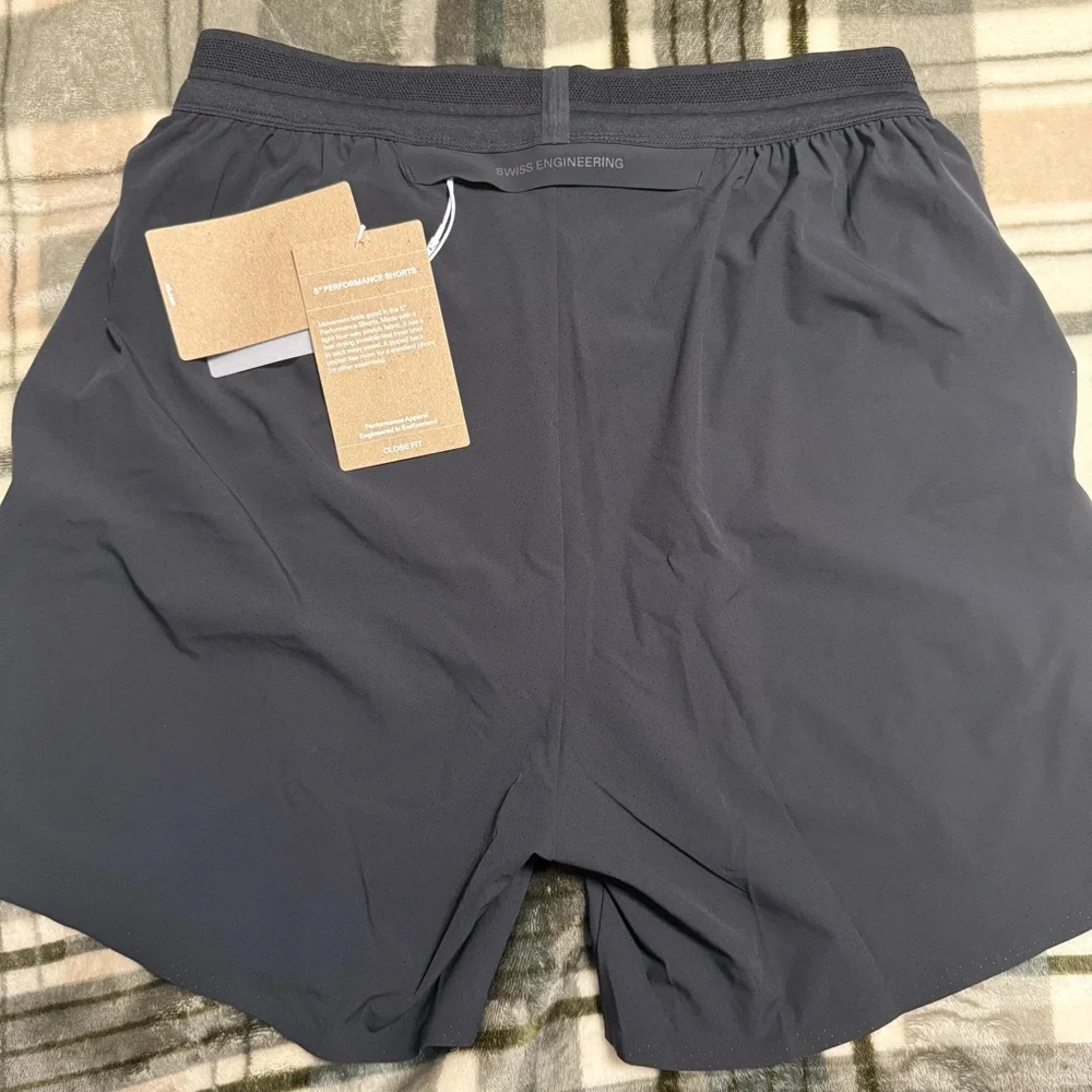 ON Cloud Running Performance 5 inch Shorts - Picture 4 of 4